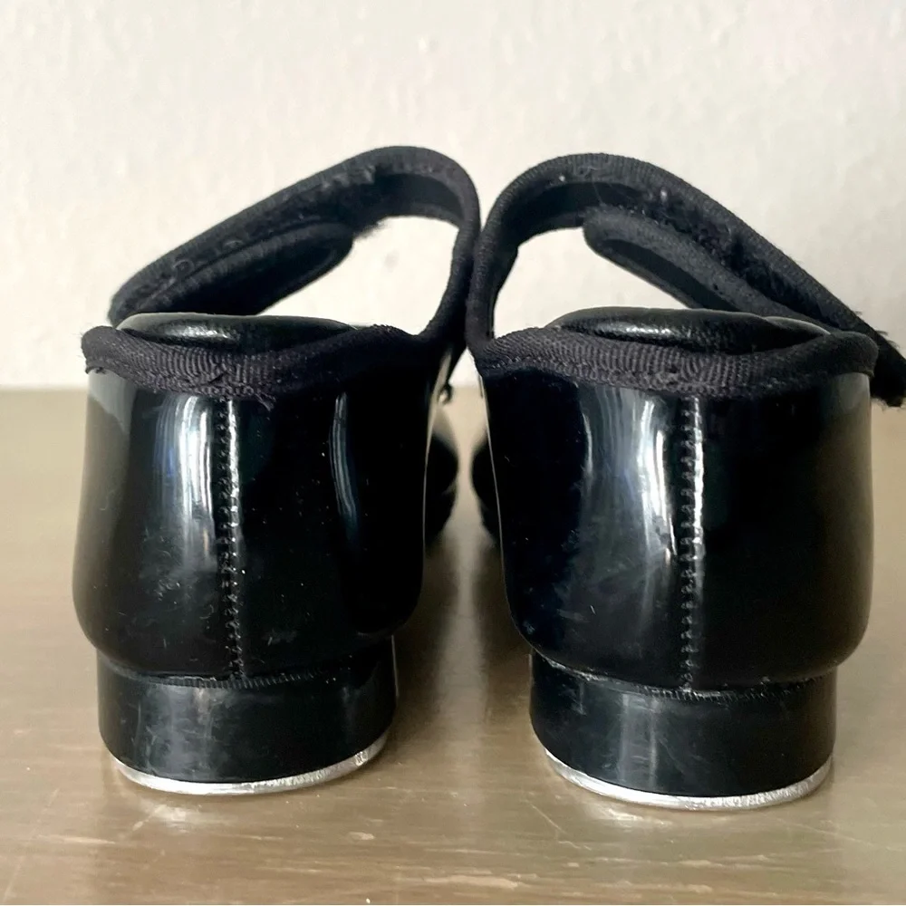 Theatricals Girls Black Tap Shoes Strap Closure Size 8‎